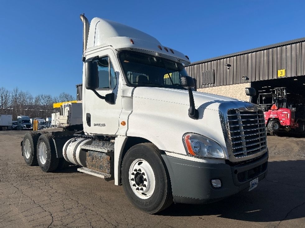 Day Cab Tractor-Heavy Duty Tractors-Freightliner-2019-Cascadia 12564ST-Jessup-PA-506,676\n\t\tmiles-$ 29,250 - Image 1