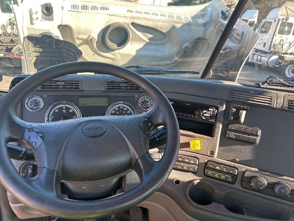 Day Cab Tractor-Heavy Duty Tractors-Freightliner-2019-Cascadia 12564ST-Jessup-PA-506,676\n\t\tmiles-$ 29,250 - Image 11