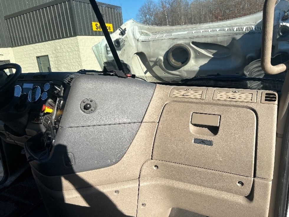 Day Cab Tractor-Heavy Duty Tractors-Freightliner-2019-Cascadia 12564ST-Jessup-PA-506,676\n\t\tmiles-$ 29,250 - Image 13