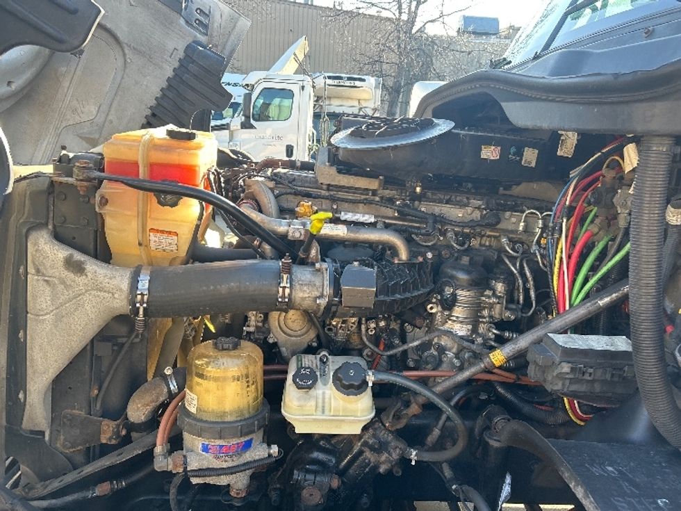 Day Cab Tractor-Heavy Duty Tractors-Freightliner-2019-Cascadia 12564ST-Jessup-PA-506,676\n\t\tmiles-$ 29,250 - Image 16