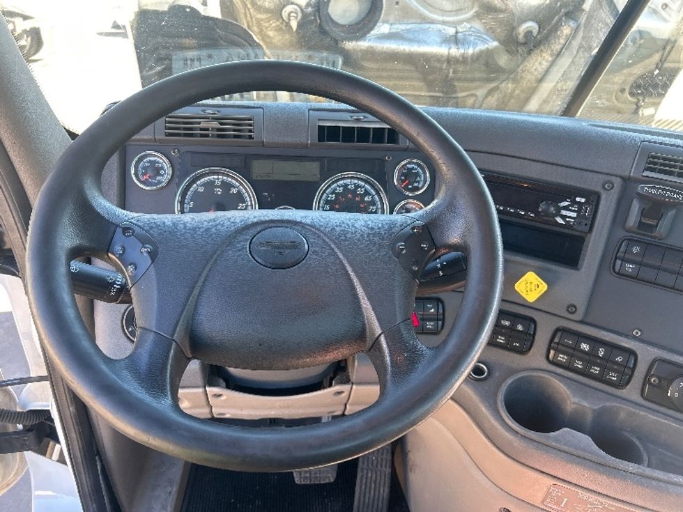 Day Cab Tractor-Heavy Duty Tractors-Freightliner-2019-Cascadia 12564ST-Jessup-PA-515,033\n\t\tmiles-$ 28,750 - Image 11