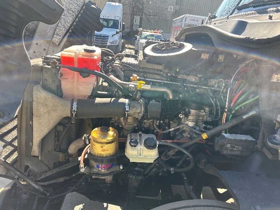 Day Cab Tractor-Heavy Duty Tractors-Freightliner-2019-Cascadia 12564ST-Jessup-PA-515,033\n\t\tmiles-$ 28,750 - Image 16