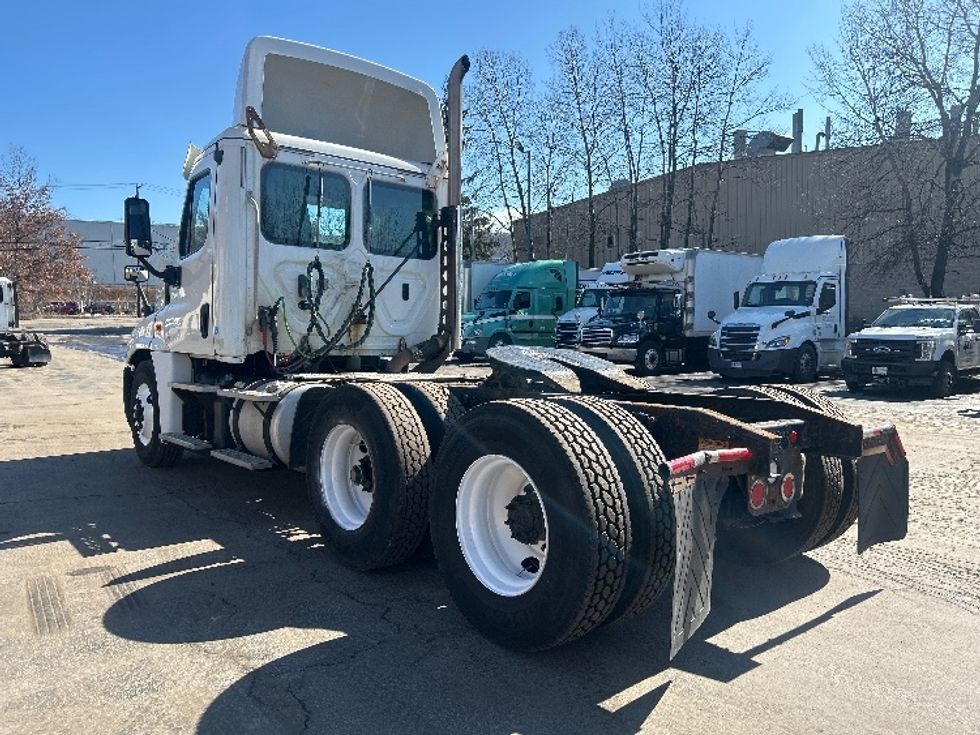Day Cab Tractor-Heavy Duty Tractors-Freightliner-2019-Cascadia 12564ST-Jessup-PA-515,033\n\t\tmiles-$ 28,750 - Image 5