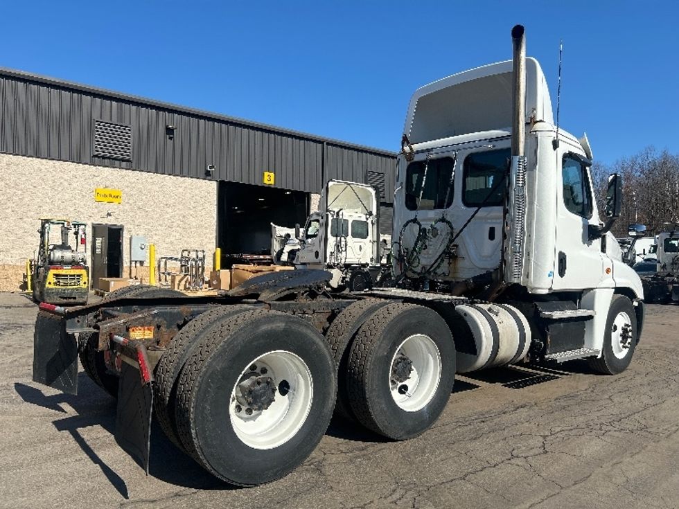 Day Cab Tractor-Heavy Duty Tractors-Freightliner-2019-Cascadia 12564ST-Jessup-PA-515,033\n\t\tmiles-$ 28,750 - Image 7