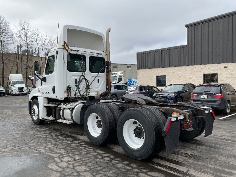Day Cab Tractor-Heavy Duty Tractors-Freightliner-2019-Cascadia 12564ST-Jessup-PA-524,627\n\t\tmiles-$ 28,500 - Image 5