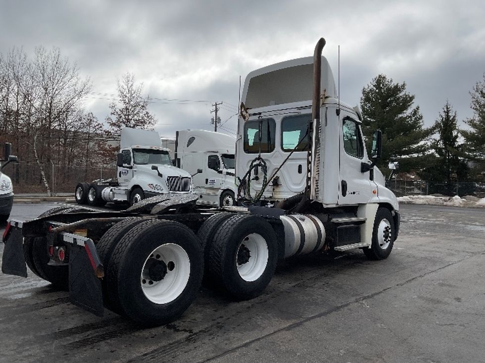 Day Cab Tractor-Heavy Duty Tractors-Freightliner-2019-Cascadia 12564ST-Jessup-PA-524,627\n\t\tmiles-$ 28,500 - Image 7