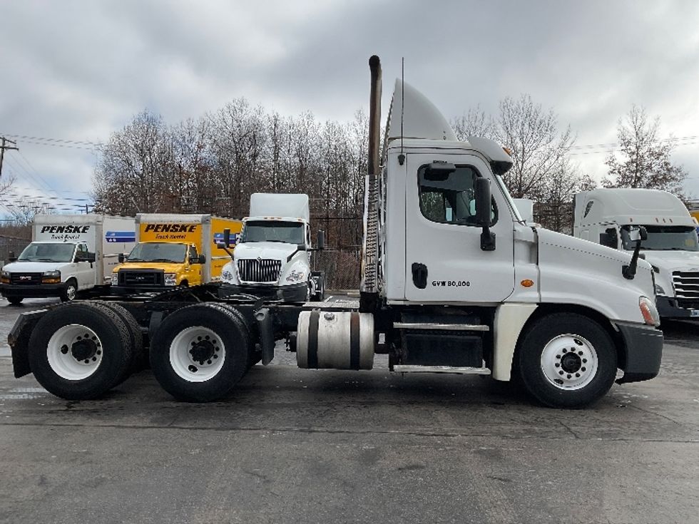 Day Cab Tractor-Heavy Duty Tractors-Freightliner-2019-Cascadia 12564ST-Jessup-PA-524,627\n\t\tmiles-$ 28,500 - Image 8