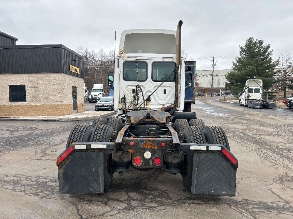 Day Cab Tractor-Heavy Duty Tractors-Freightliner-2019-Cascadia 12564ST-Jessup-PA-540,000\n\t\tmiles-$ 27,750 - Image 6