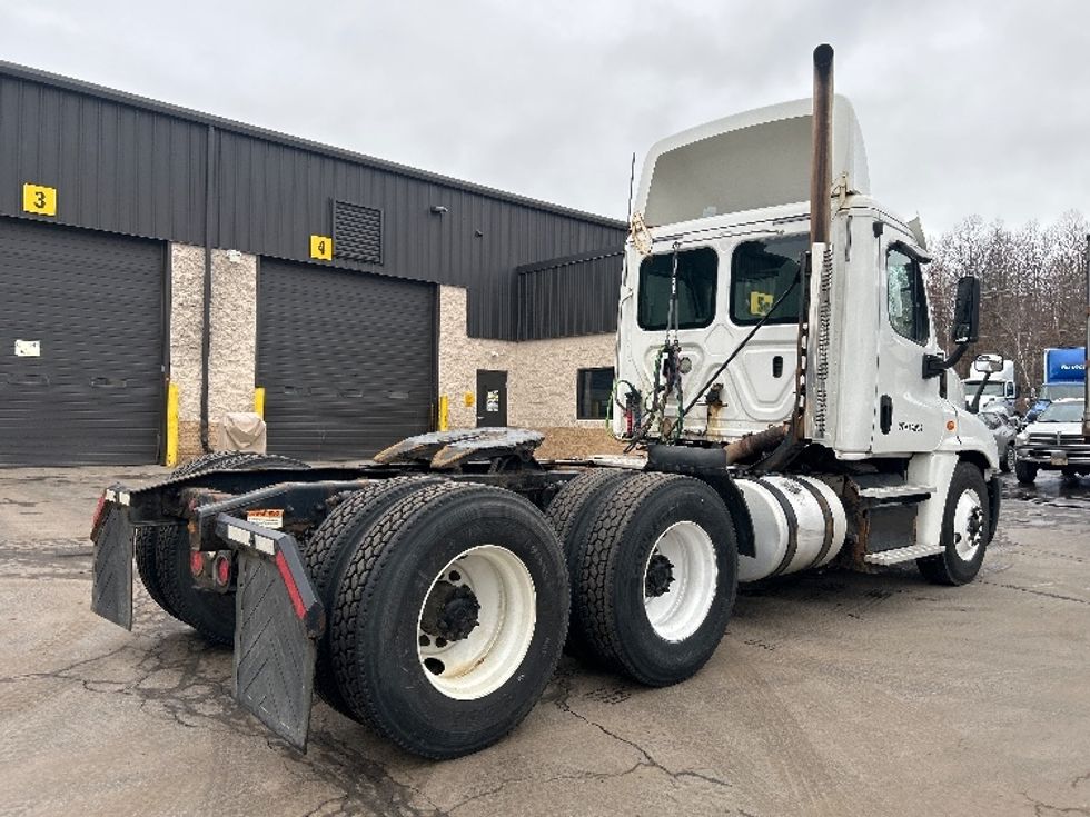 Day Cab Tractor-Heavy Duty Tractors-Freightliner-2019-Cascadia 12564ST-Jessup-PA-540,000\n\t\tmiles-$ 27,750 - Image 7