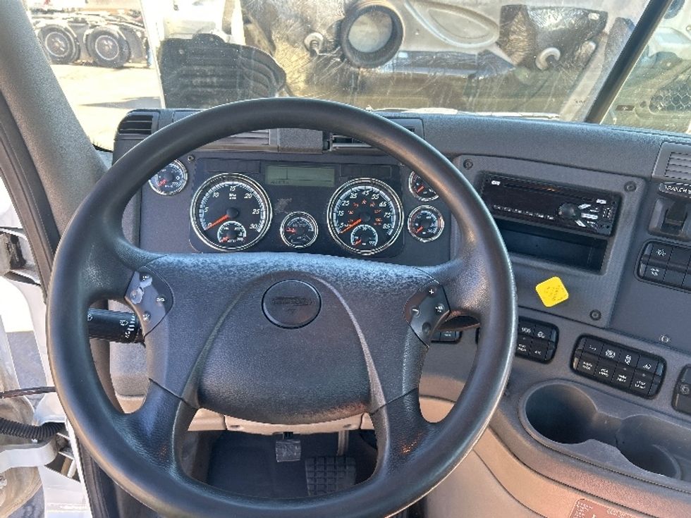 Day Cab Tractor-Heavy Duty Tractors-Freightliner-2019-Cascadia 12564ST-Jessup-PA-551,721\n\t\tmiles-$ 27,250 - Image 11