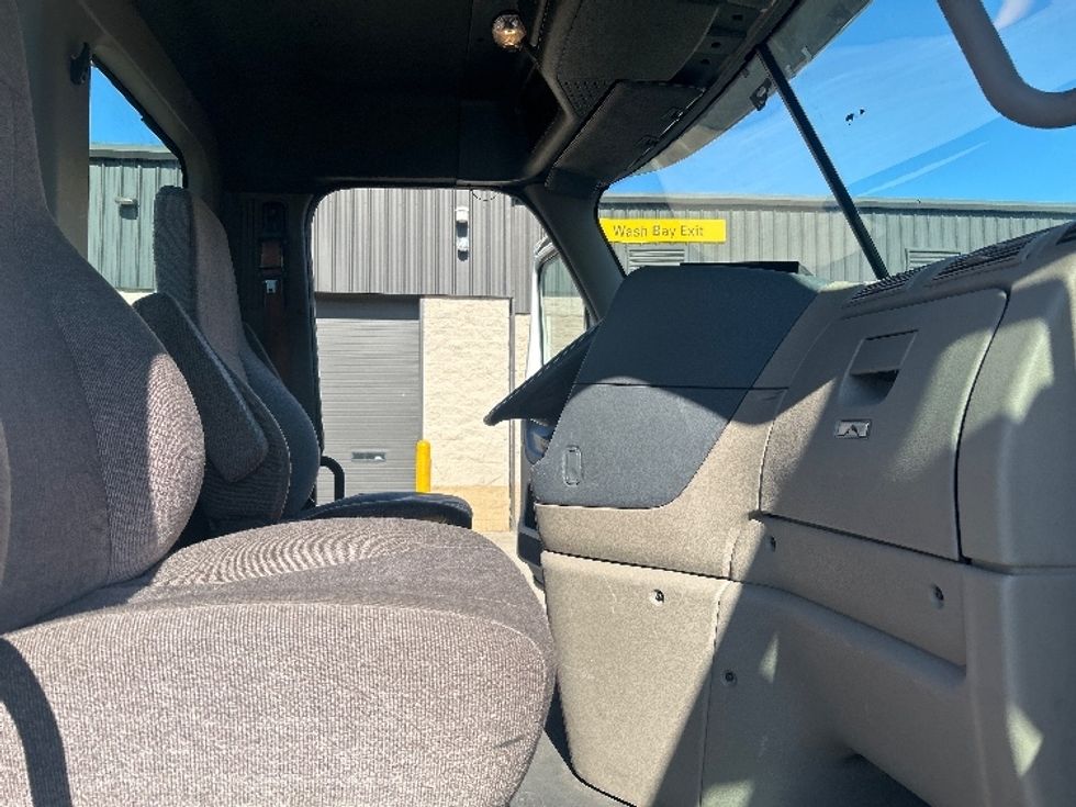 Day Cab Tractor-Heavy Duty Tractors-Freightliner-2019-Cascadia 12564ST-Jessup-PA-551,721\n\t\tmiles-$ 27,250 - Image 14