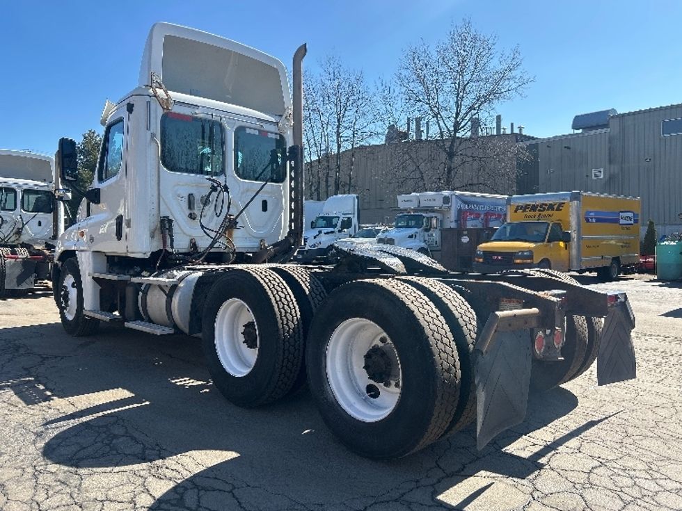 Day Cab Tractor-Heavy Duty Tractors-Freightliner-2019-Cascadia 12564ST-Jessup-PA-551,721\n\t\tmiles-$ 27,250 - Image 5