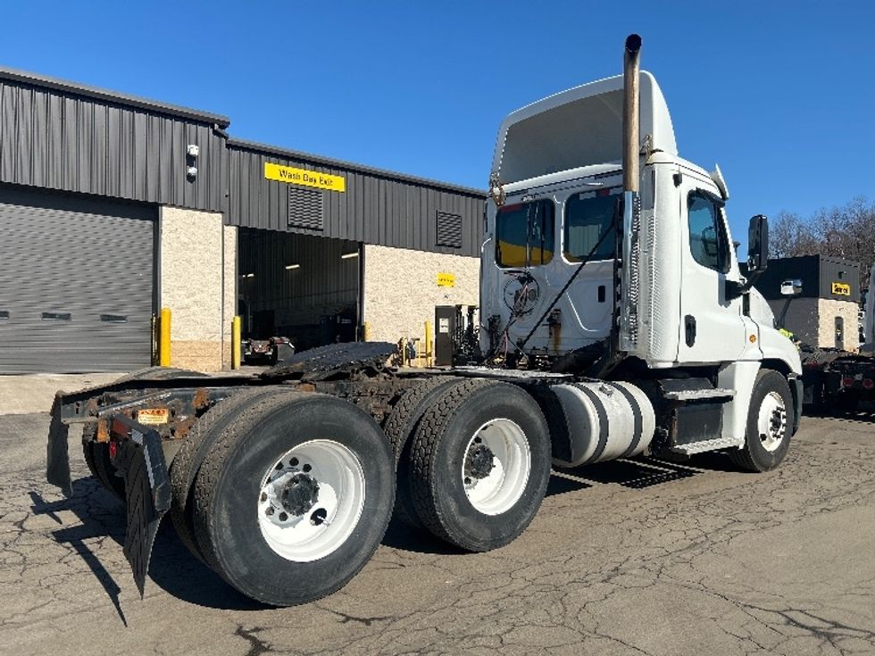 Day Cab Tractor-Heavy Duty Tractors-Freightliner-2019-Cascadia 12564ST-Jessup-PA-551,721\n\t\tmiles-$ 27,250 - Image 7
