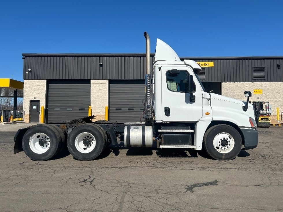 Day Cab Tractor-Heavy Duty Tractors-Freightliner-2019-Cascadia 12564ST-Jessup-PA-551,721\n\t\tmiles-$ 27,250 - Image 8