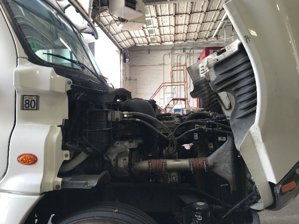 Day Cab Tractor-Heavy Duty Tractors-Freightliner-2019-Cascadia 12564ST-Jurupa Valley-CA-283,697\n\t\tmiles-$ 49,250 - Image 15