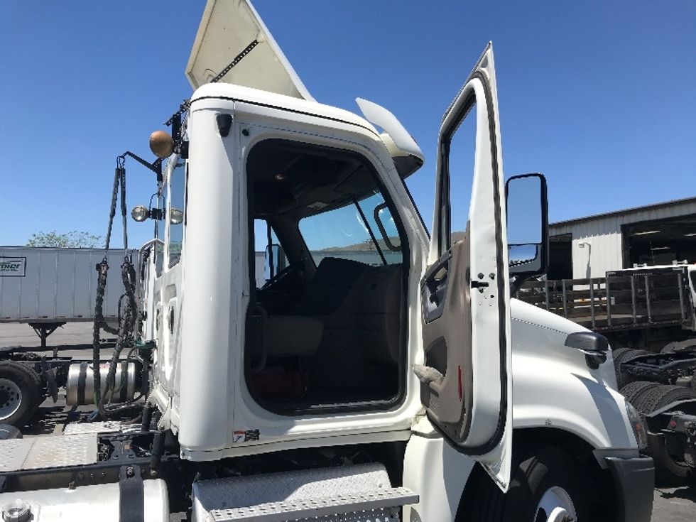 Day Cab Tractor-Heavy Duty Tractors-Freightliner-2019-Cascadia 12564ST-Jurupa Valley-CA-545,087\n\t\tmiles-$ 33,250 - Image 12