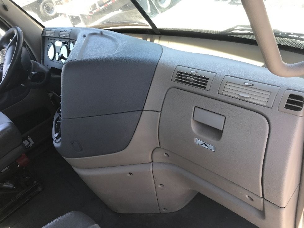 Day Cab Tractor-Heavy Duty Tractors-Freightliner-2019-Cascadia 12564ST-Jurupa Valley-CA-545,087\n\t\tmiles-$ 33,250 - Image 14