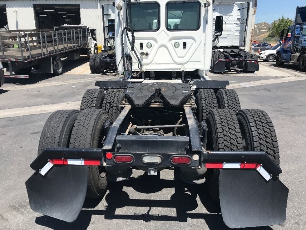 Day Cab Tractor-Heavy Duty Tractors-Freightliner-2019-Cascadia 12564ST-Jurupa Valley-CA-545,087\n\t\tmiles-$ 33,250 - Image 6