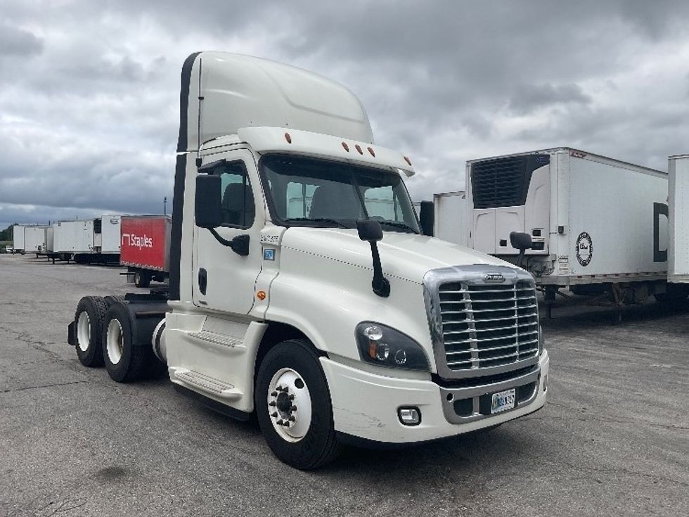 Day Cab Tractor-Heavy Duty Tractors-Freightliner-2019-Cascadia 12564ST-Kansas City-MO-422,717\n\t\tmiles-$ 41,750 - Image 1