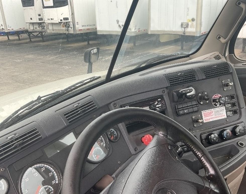 Day Cab Tractor-Heavy Duty Tractors-Freightliner-2019-Cascadia 12564ST-Kansas City-MO-422,717\n\t\tmiles-$ 41,750 - Image 10