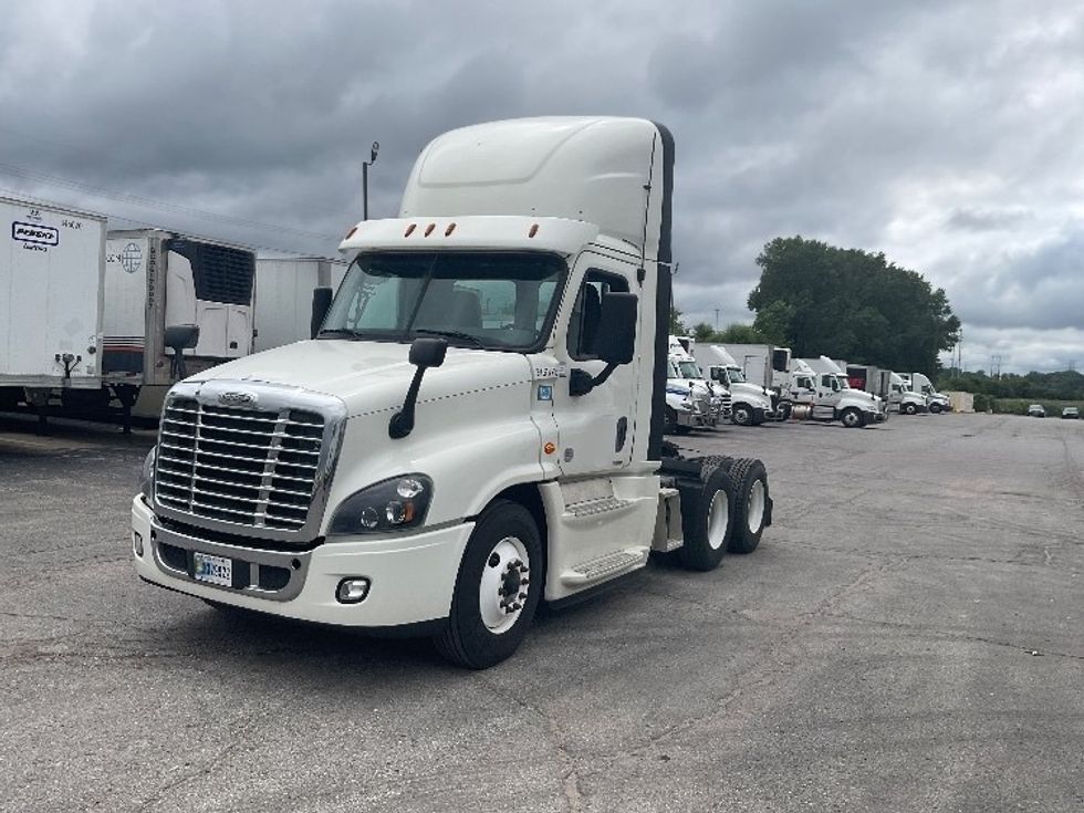 Day Cab Tractor-Heavy Duty Tractors-Freightliner-2019-Cascadia 12564ST-Kansas City-MO-422,717\n\t\tmiles-$ 41,750 - Image 3