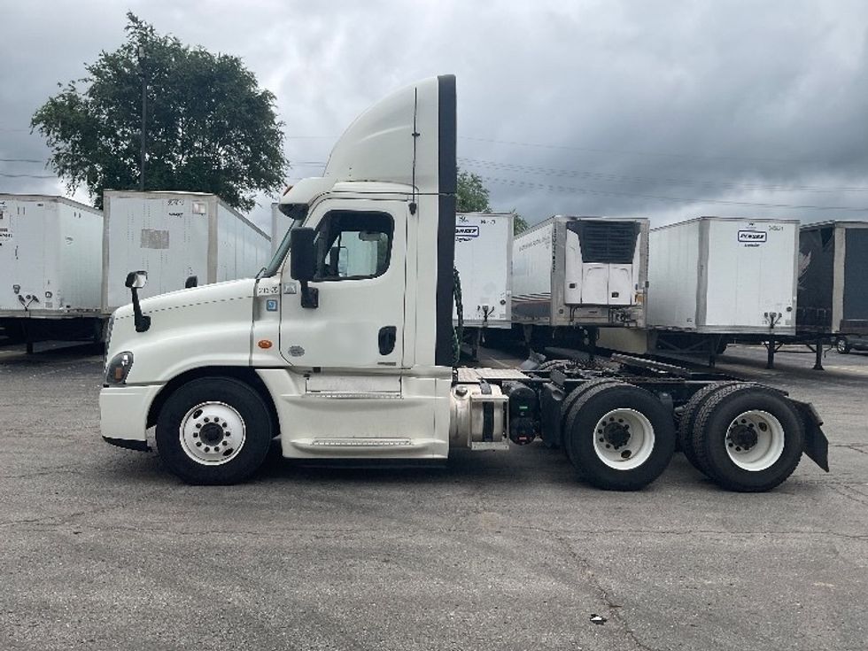 Day Cab Tractor-Heavy Duty Tractors-Freightliner-2019-Cascadia 12564ST-Kansas City-MO-422,717\n\t\tmiles-$ 41,750 - Image 4