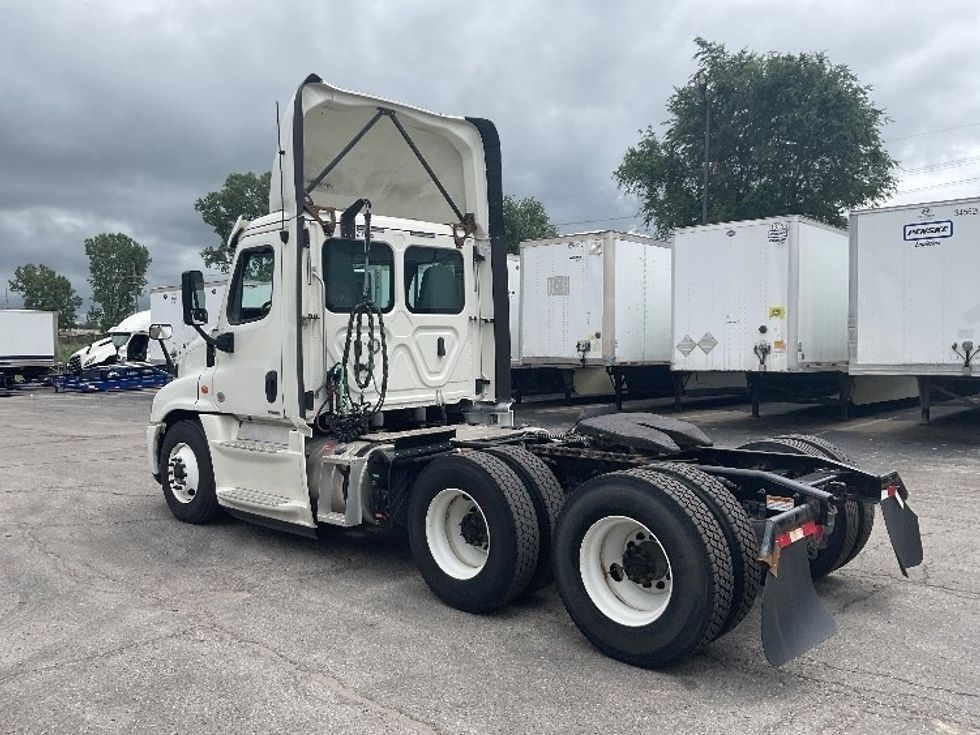 Day Cab Tractor-Heavy Duty Tractors-Freightliner-2019-Cascadia 12564ST-Kansas City-MO-422,717\n\t\tmiles-$ 41,750 - Image 5