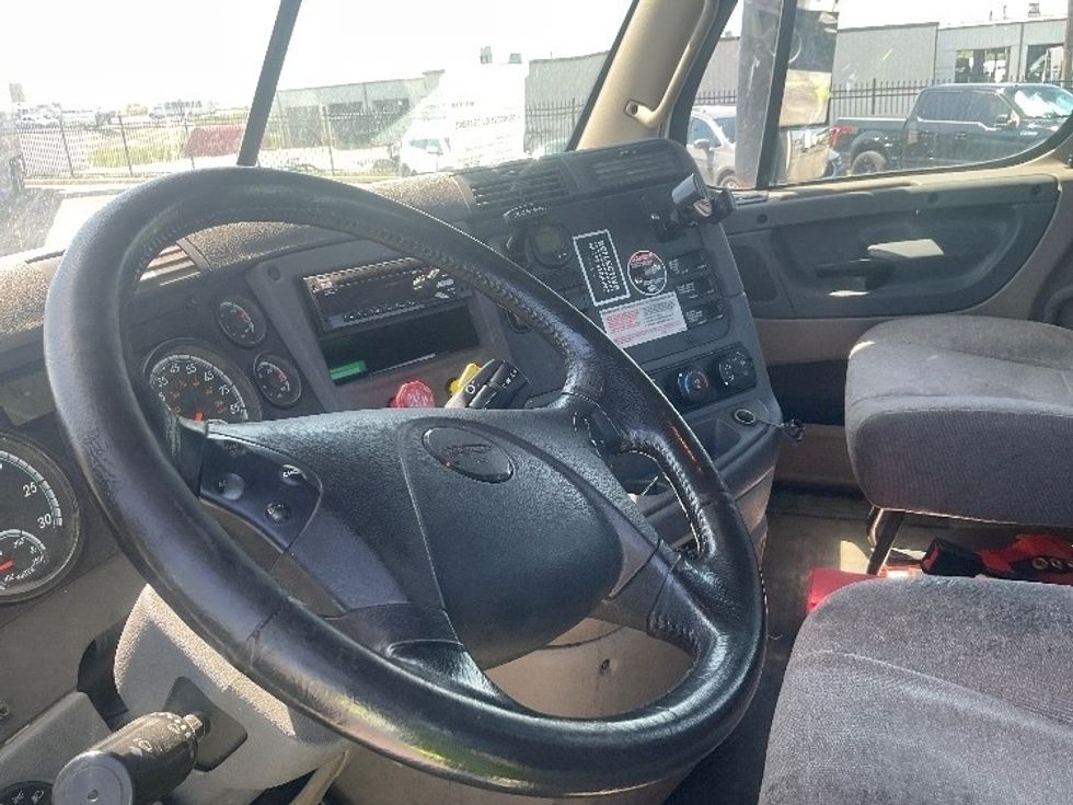 2019 Freightliner Cascadia 125" Sleeper Cab photo 10