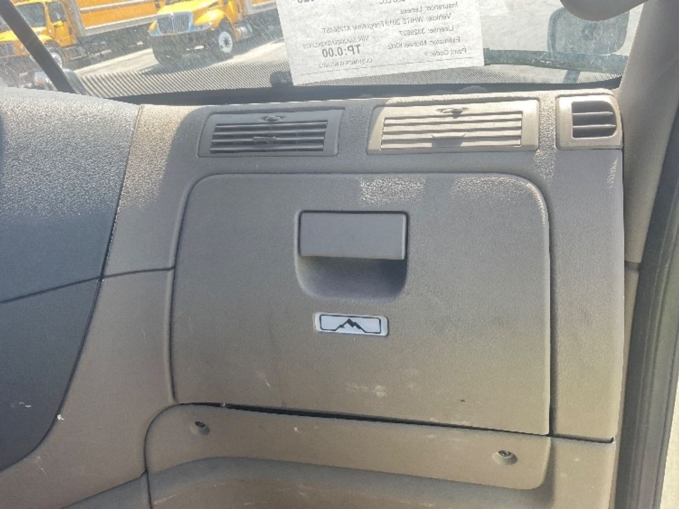 2019 Freightliner Cascadia 125" Sleeper Cab photo 13