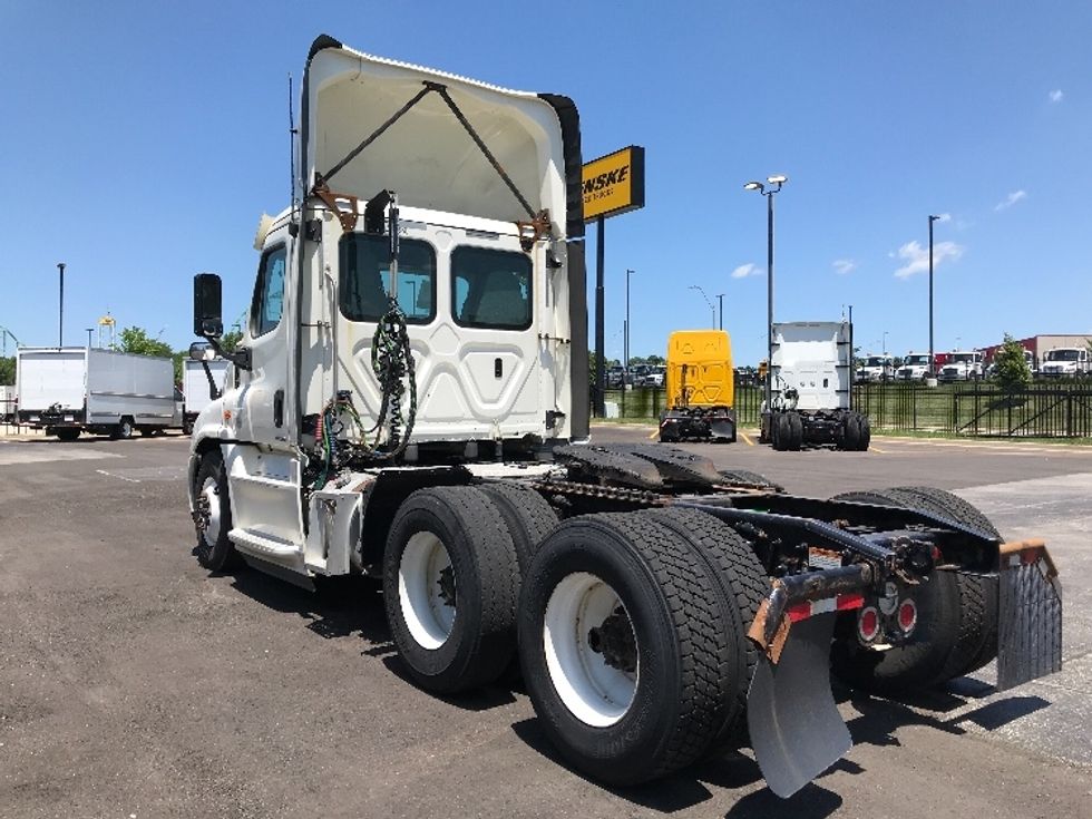Day Cab Tractor-Heavy Duty Tractors-Freightliner-2019-Cascadia 12564ST-Kansas City-MO-550,232\n\t\tmiles-$ 32,750 - Image 5