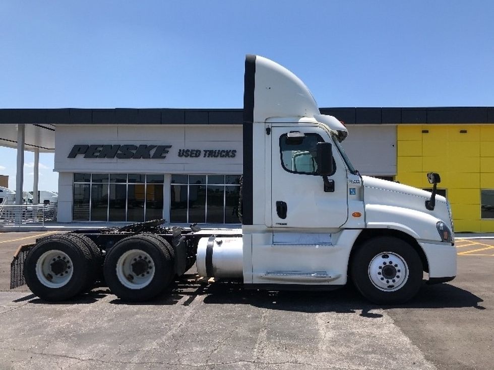 Day Cab Tractor-Heavy Duty Tractors-Freightliner-2019-Cascadia 12564ST-Kansas City-MO-550,232\n\t\tmiles-$ 32,750 - Image 8