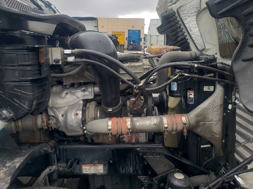 Day Cab Tractor-Heavy Duty Tractors-Freightliner-2019-Cascadia 12564ST-Kansas City-MO-555,165\n\t\tmiles-$ 32,250 - Image 15