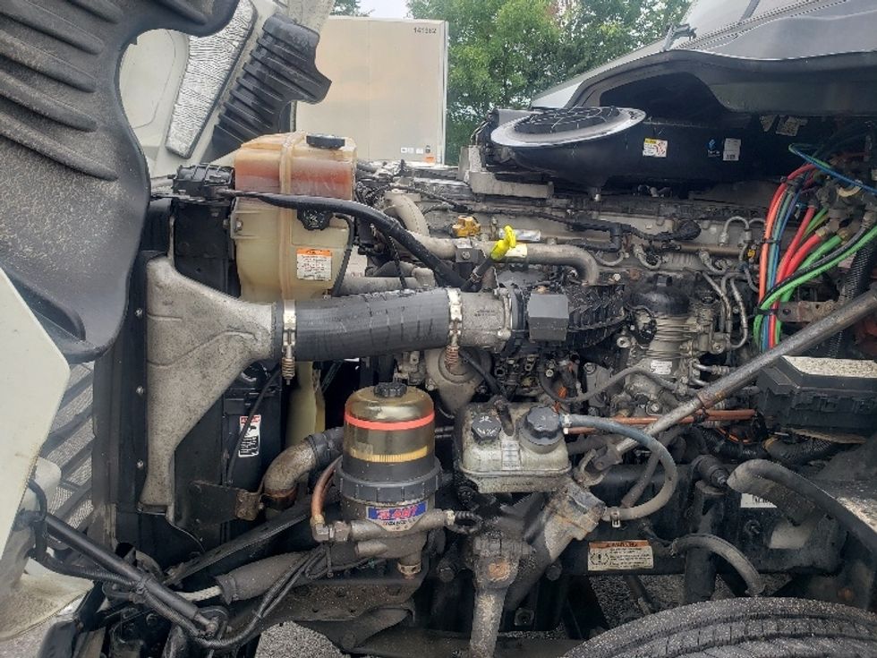 Day Cab Tractor-Heavy Duty Tractors-Freightliner-2019-Cascadia 12564ST-Kansas City-MO-555,165\n\t\tmiles-$ 32,250 - Image 16