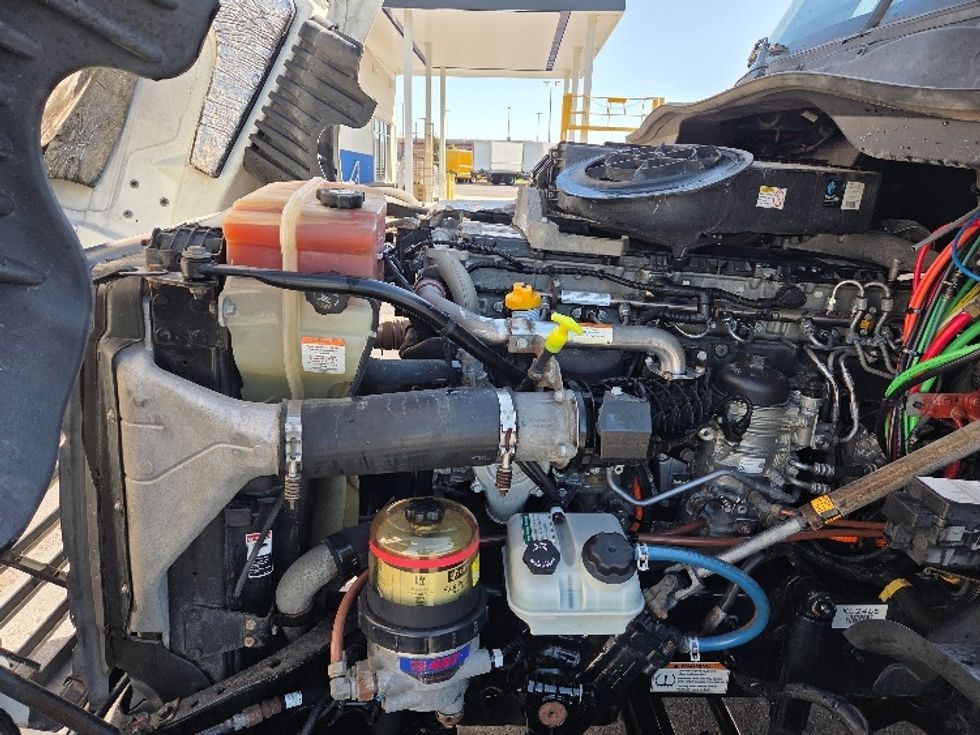 Day Cab Tractor-Heavy Duty Tractors-Freightliner-2019-Cascadia 12564ST-Kansas City-MO-583,758\n\t\tmiles-$ 26,750 - Image 16