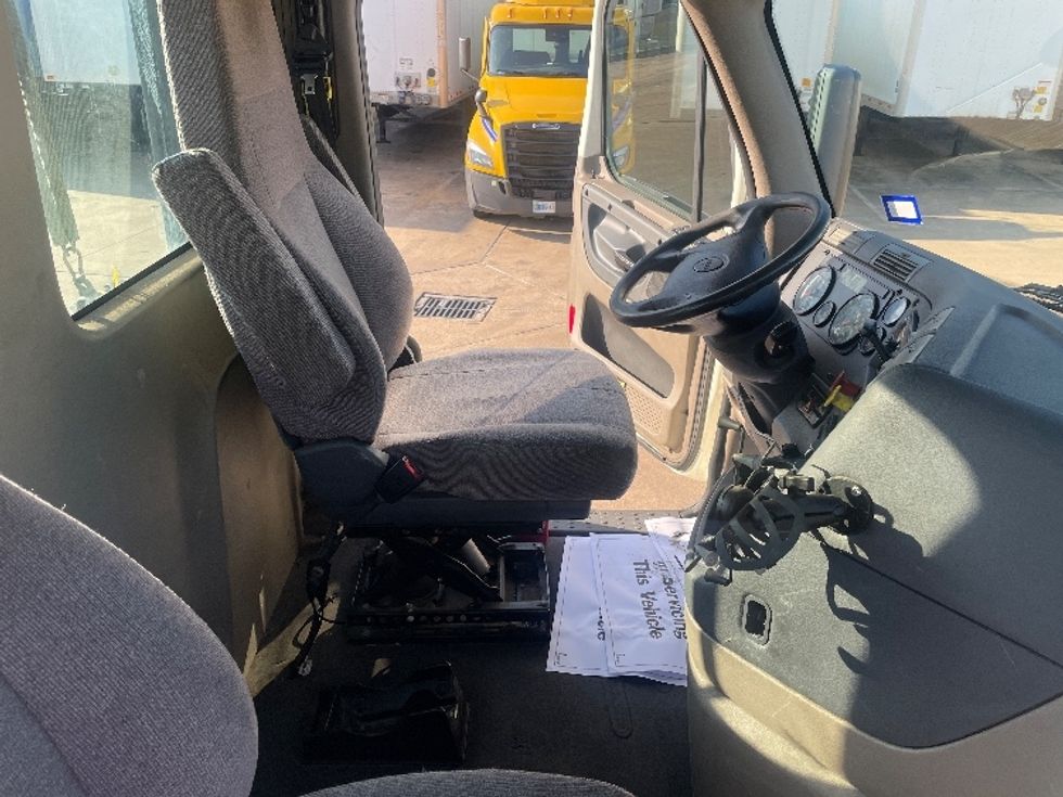 Day Cab Tractor-Heavy Duty Tractors-Freightliner-2019-Cascadia 12564ST-Katy-TX-228,533\n\t\tmiles-$ 54,250 - Image 14