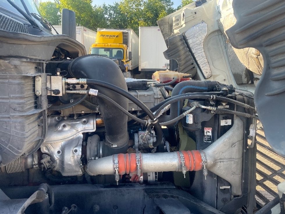 2019 Freightliner Cascadia 125" Sleeper Cab photo 13