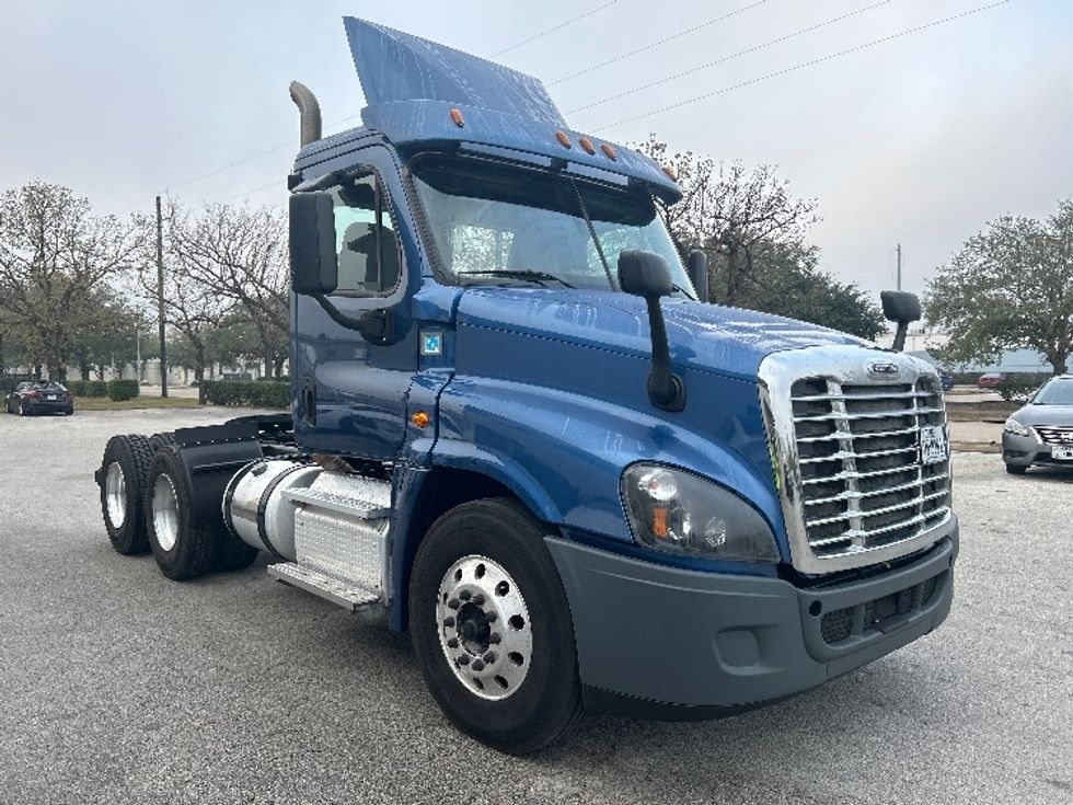 Day Cab Tractor-Heavy Duty Tractors-Freightliner-2019-Cascadia 12564ST-Katy-TX-403,844\n\t\tmiles-$ 37,000 - Image 1