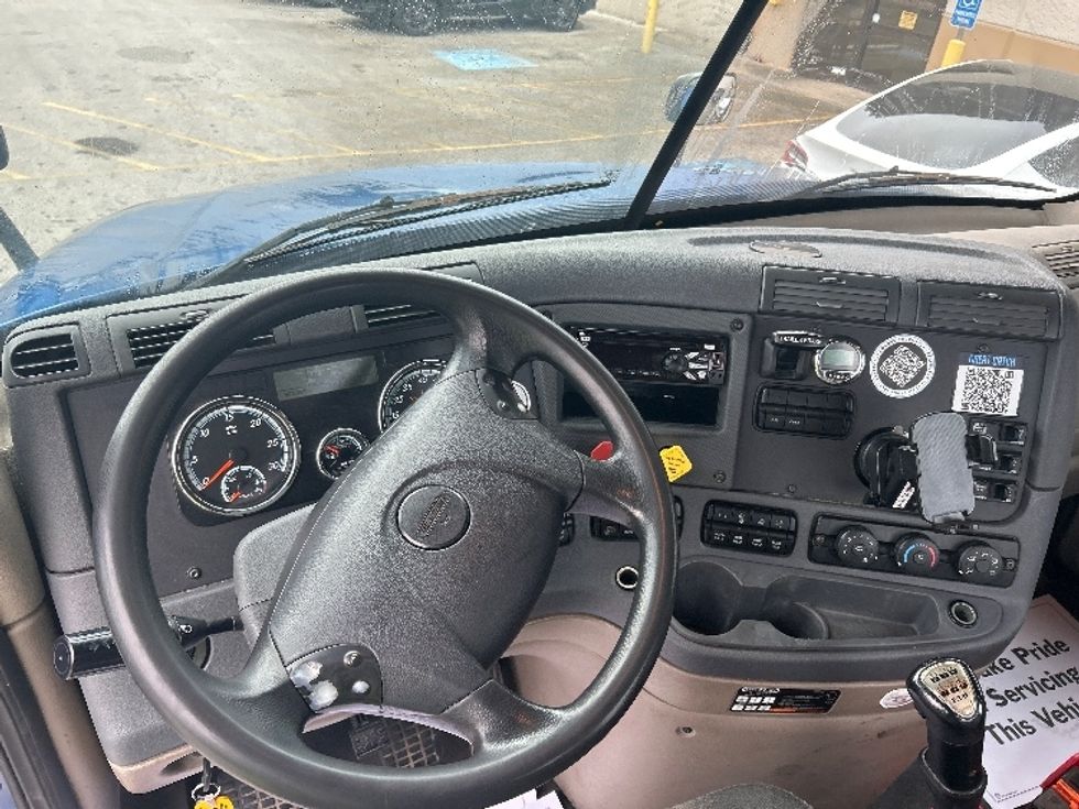 Day Cab Tractor-Heavy Duty Tractors-Freightliner-2019-Cascadia 12564ST-Katy-TX-403,844\n\t\tmiles-$ 37,000 - Image 11