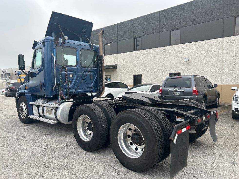 Day Cab Tractor-Heavy Duty Tractors-Freightliner-2019-Cascadia 12564ST-Katy-TX-403,844\n\t\tmiles-$ 37,000 - Image 5