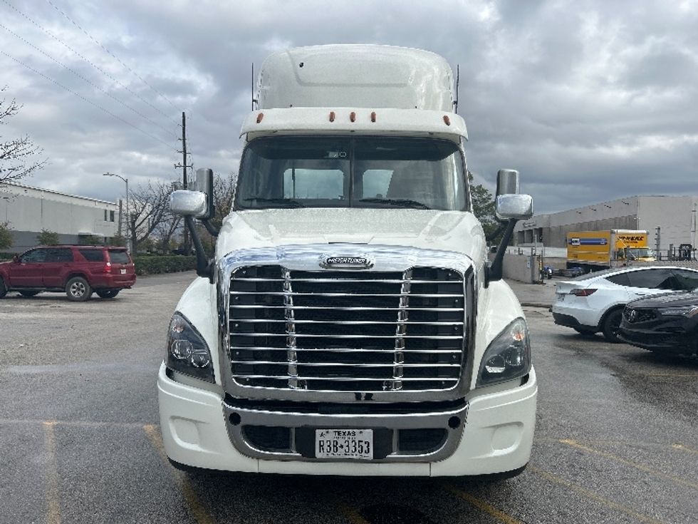 Day Cab Tractor-Heavy Duty Tractors-Freightliner-2019-Cascadia 12564ST-Katy-TX-608,466\n\t\tmiles-$ 26,250 - Image 2