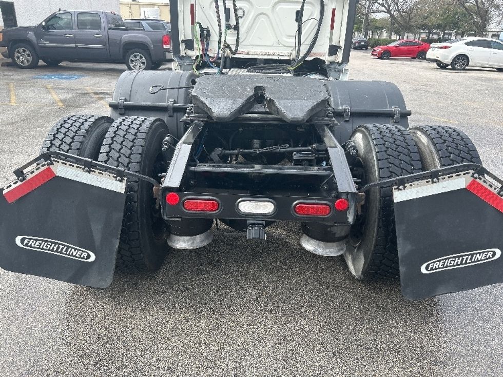 Day Cab Tractor-Heavy Duty Tractors-Freightliner-2019-Cascadia 12564ST-Katy-TX-608,466\n\t\tmiles-$ 26,250 - Image 6