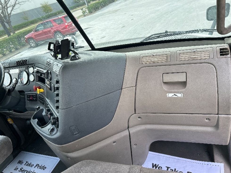 Day Cab Tractor-Heavy Duty Tractors-Freightliner-2019-Cascadia 12564ST-Katy-TX-618,728\n\t\tmiles-$ 25,000 - Image 13