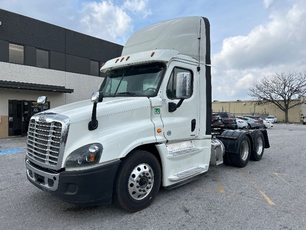 Day Cab Tractor-Heavy Duty Tractors-Freightliner-2019-Cascadia 12564ST-Katy-TX-618,728\n\t\tmiles-$ 25,000 - Image 3