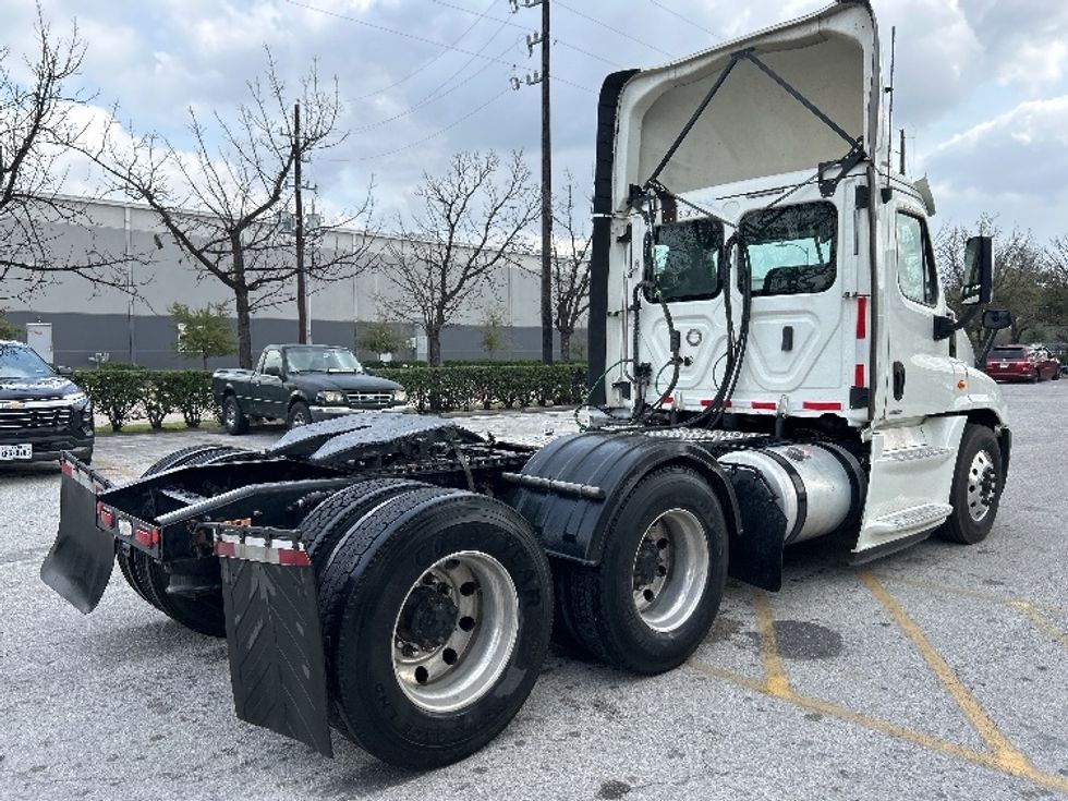 Day Cab Tractor-Heavy Duty Tractors-Freightliner-2019-Cascadia 12564ST-Katy-TX-618,728\n\t\tmiles-$ 25,000 - Image 7