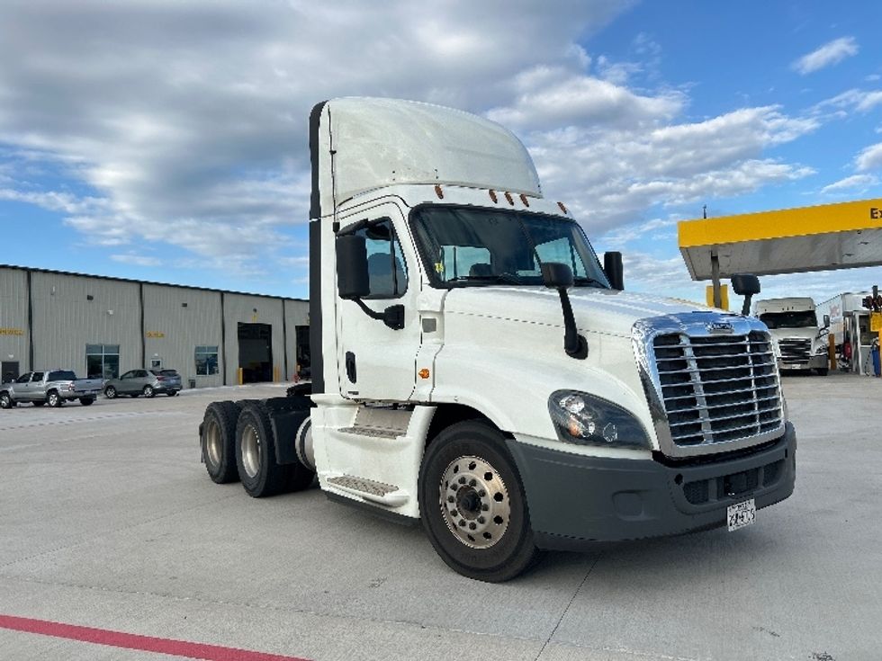 Day Cab Tractor-Heavy Duty Tractors-Freightliner-2019-Cascadia 12564ST-Katy-TX-724,906\n\t\tmiles-$ 25,000 - Image 1