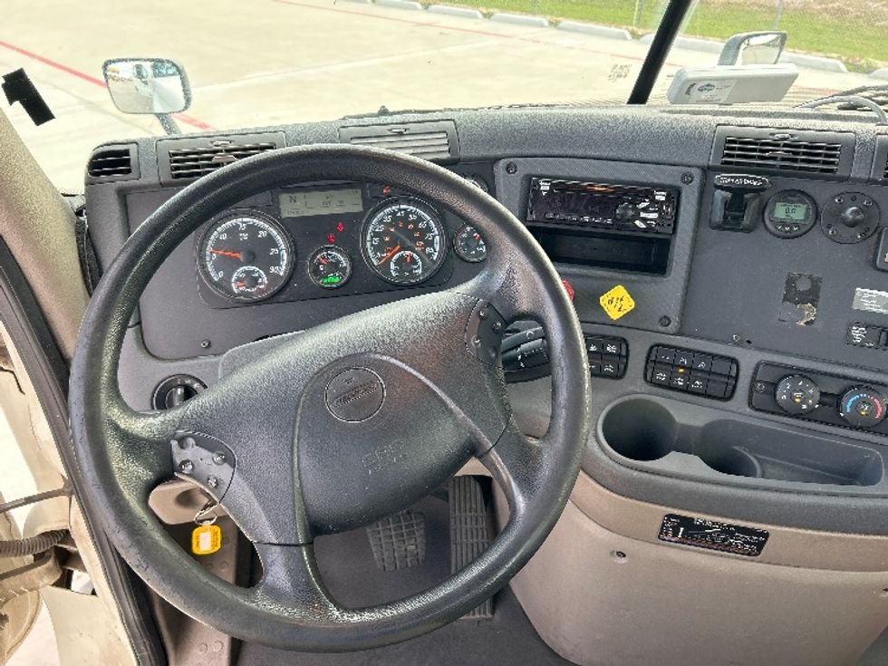 Day Cab Tractor-Heavy Duty Tractors-Freightliner-2019-Cascadia 12564ST-Katy-TX-724,906\n\t\tmiles-$ 25,000 - Image 11