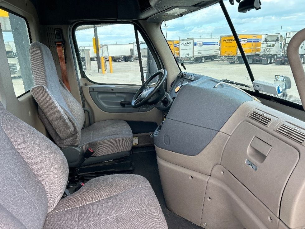 Day Cab Tractor-Heavy Duty Tractors-Freightliner-2019-Cascadia 12564ST-Katy-TX-724,906\n\t\tmiles-$ 25,000 - Image 14