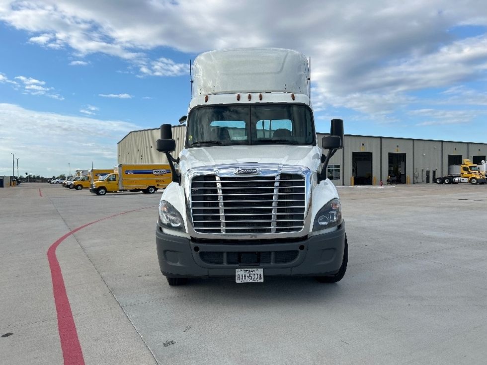 Day Cab Tractor-Heavy Duty Tractors-Freightliner-2019-Cascadia 12564ST-Katy-TX-724,906\n\t\tmiles-$ 25,000 - Image 2