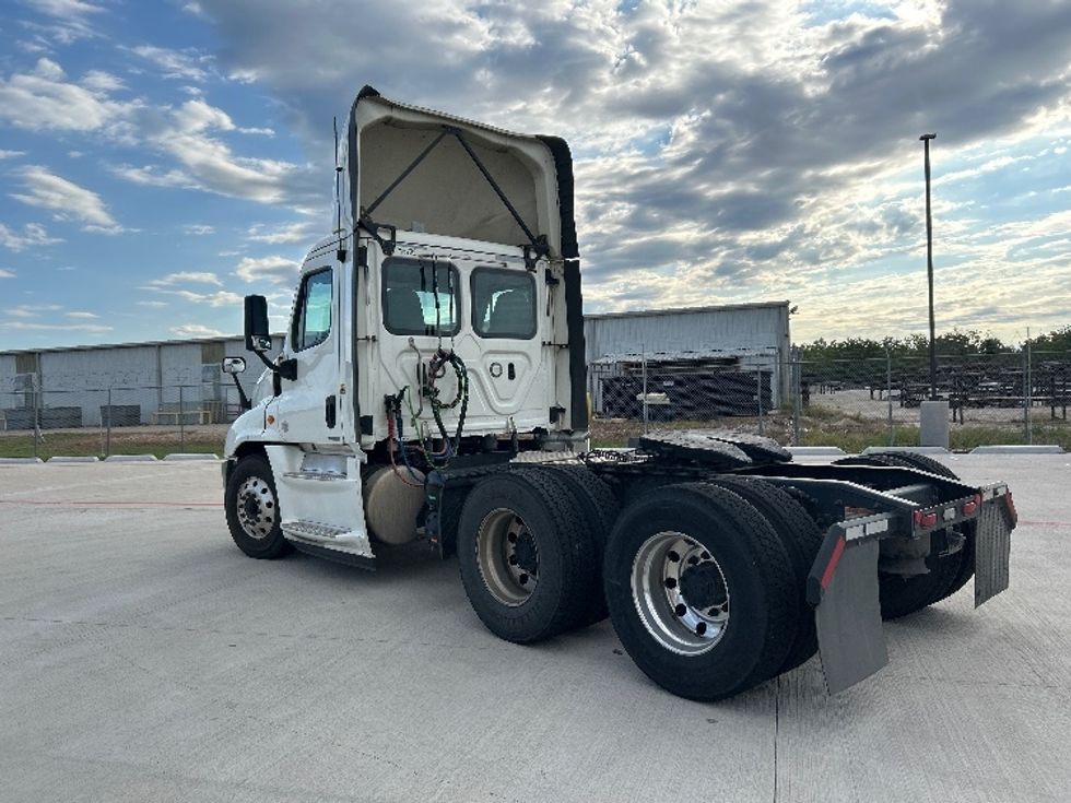 Day Cab Tractor-Heavy Duty Tractors-Freightliner-2019-Cascadia 12564ST-Katy-TX-724,906\n\t\tmiles-$ 25,000 - Image 5