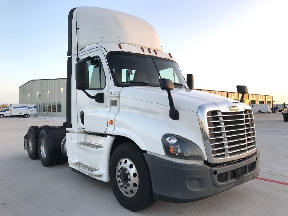 Day Cab Tractor-Heavy Duty Tractors-Freightliner-2019-Cascadia 12564ST-Katy-TX-732,544\n\t\tmiles-$ 26,500 - Image 1